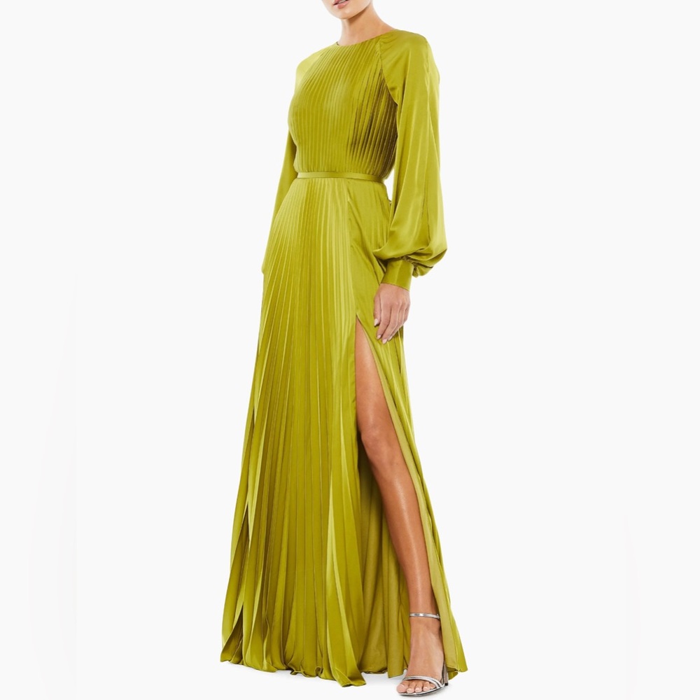 NWT Ieena‎ For Mac Duggal Green Pleated High Neck Raglan Long Sleeve Gown Sz 2